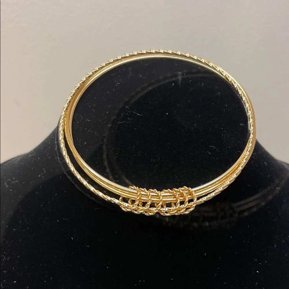 Bracelet Gold Tone Stackable Hoop Bangle Set - Women's Jewelry